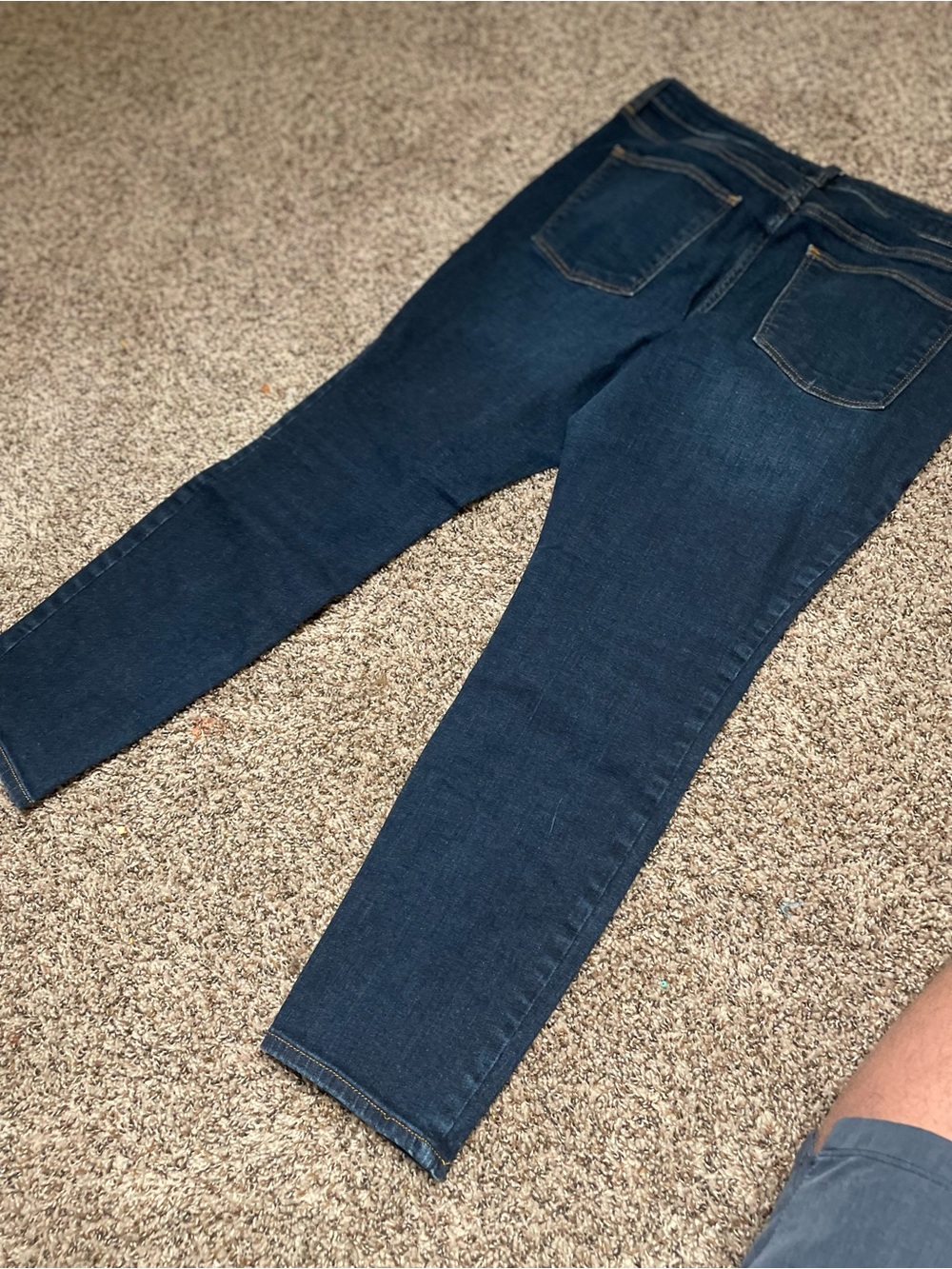 Universal Thread Womens Dark Indigo Slim Straight Jeans